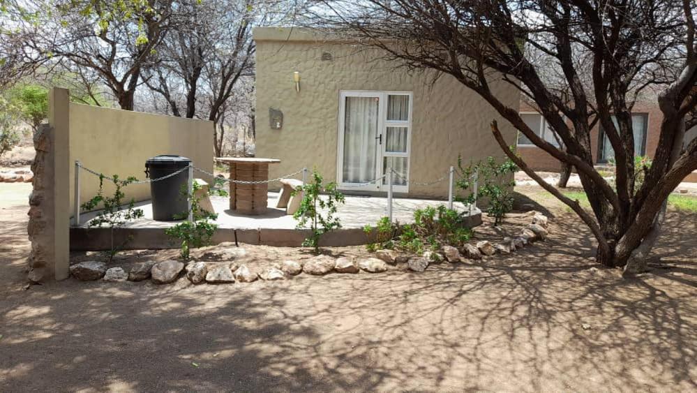 Ombo Rest Camp Hotel Okahandja Bilik gambar