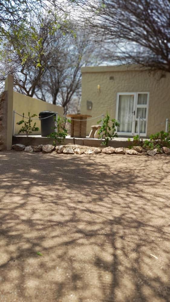 Ombo Rest Camp Hotel Okahandja Bilik gambar