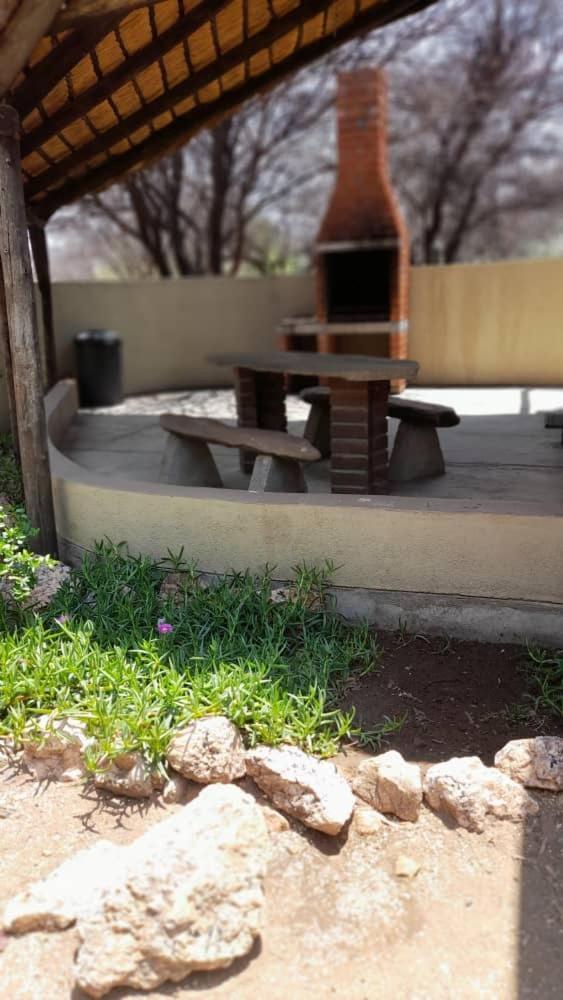 Ombo Rest Camp Hotel Okahandja Bilik gambar