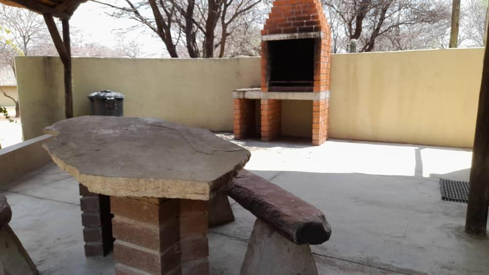 Ombo Rest Camp Hotel Okahandja Bilik gambar